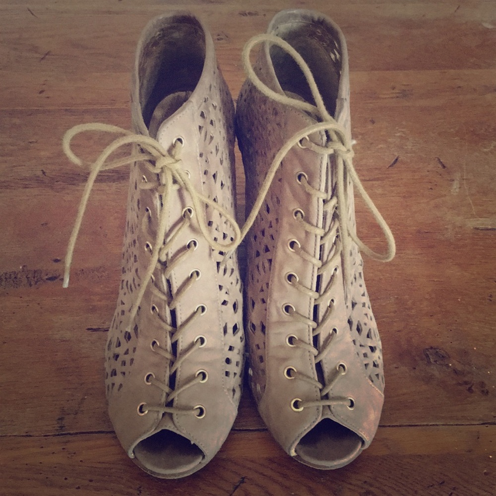 Stuart Weitzman wedge sandals. 7.5